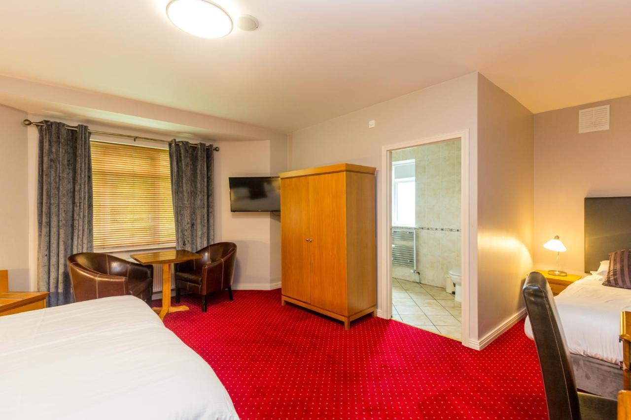 Airport View Hotel And Secret Spa Lusk Dış mekan fotoğraf