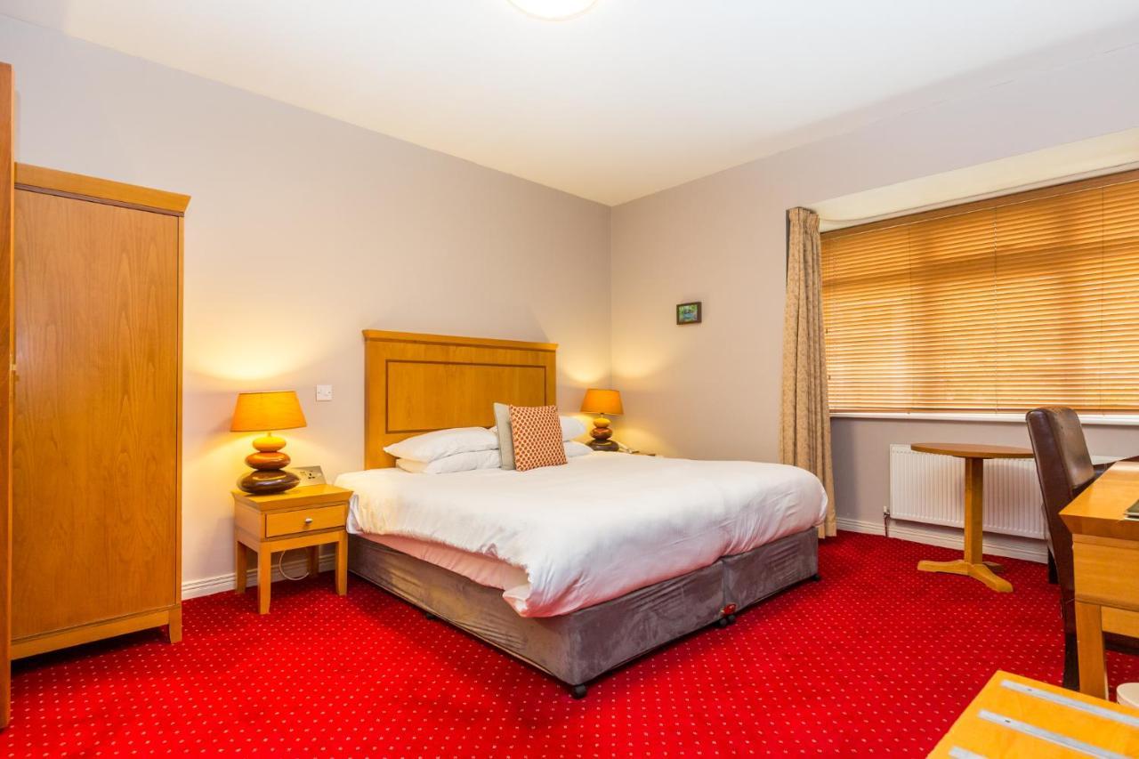 Airport View Hotel And Secret Spa Lusk Dış mekan fotoğraf